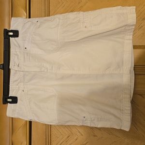 Style & Co Size 4 Cargo Skirt with 4 pockets in front and 2 in the back. White.